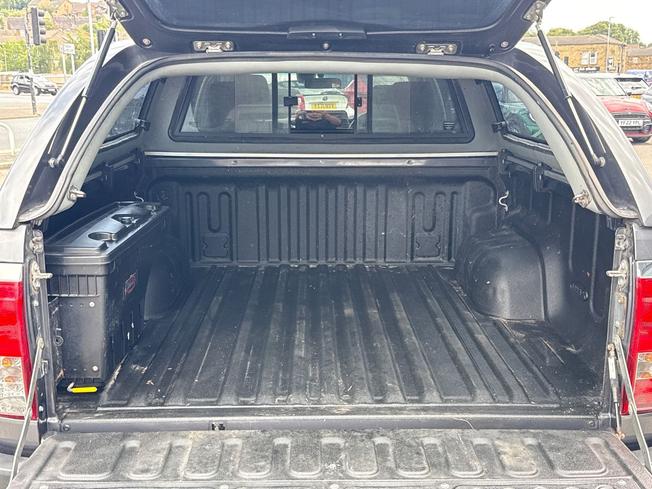 TOYOTA Hilux Photo 12