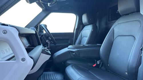 Land Rover Defender Photo autoimg-cd11c14f1fa2131ab3db085624c5be480bd4de13.jpg