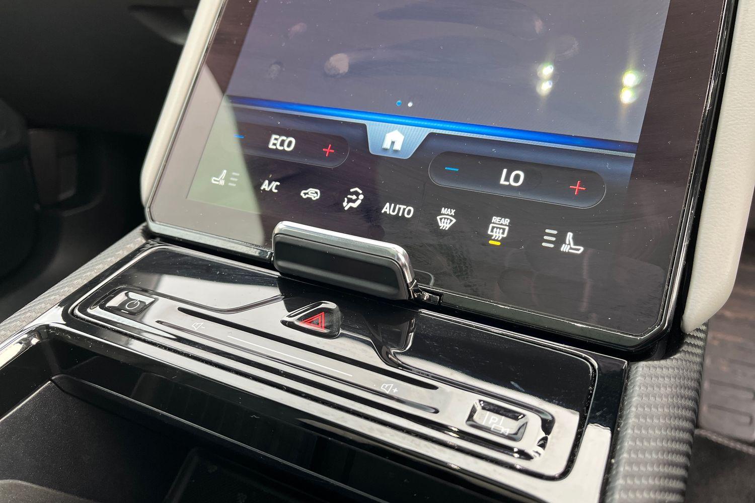 Ford EXPLORER Photo 36