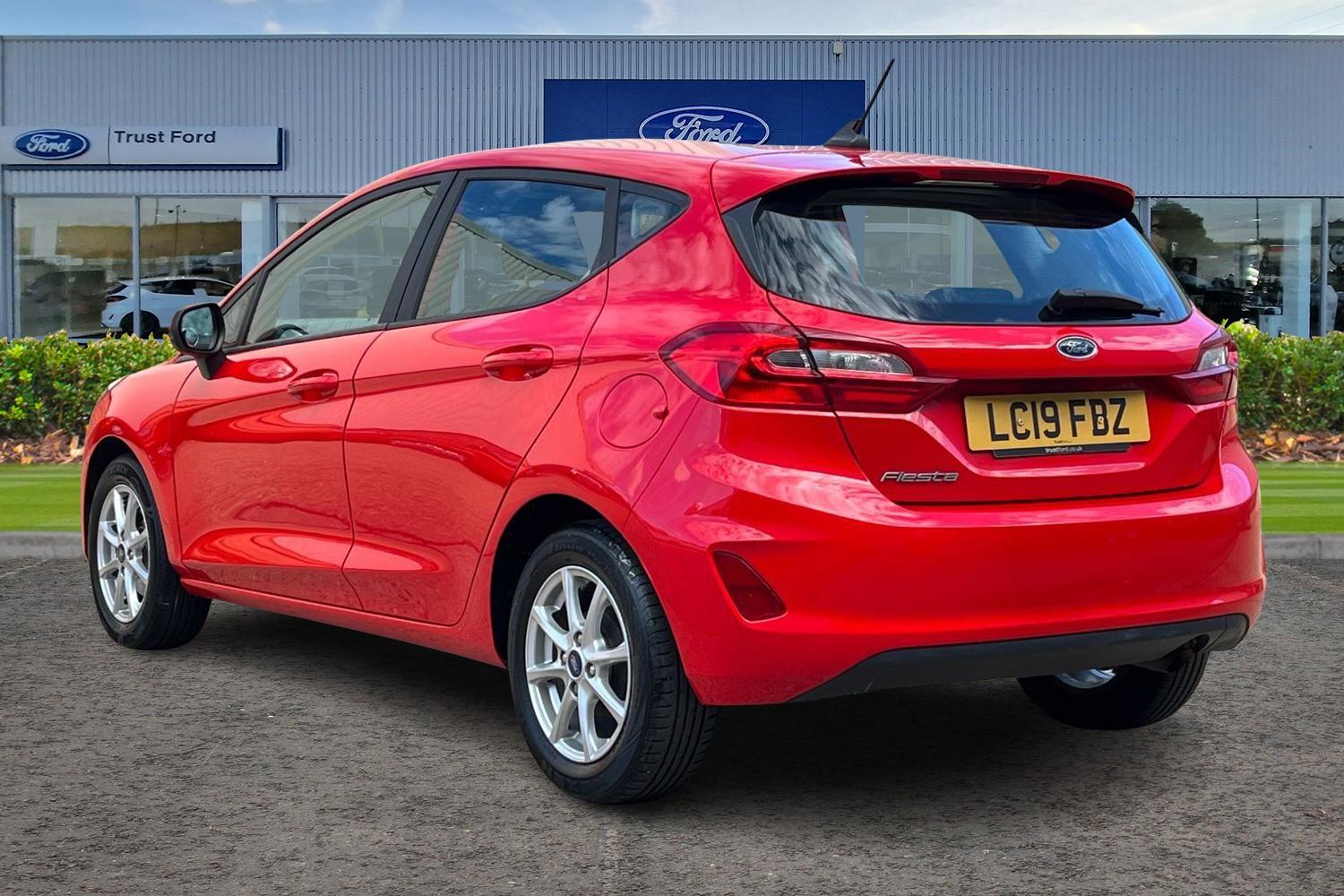 Ford Fiesta Photo 1