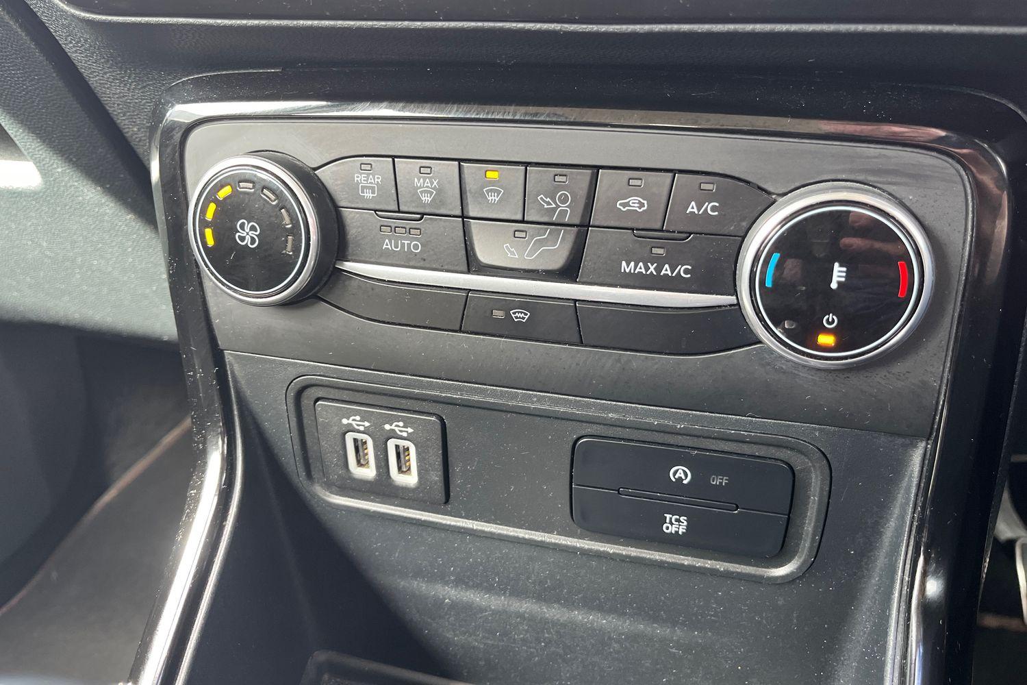 Ford ECOSPORT Photo 28