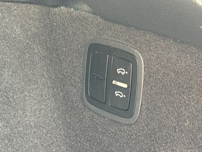 PORSCHE Macan Photo 23