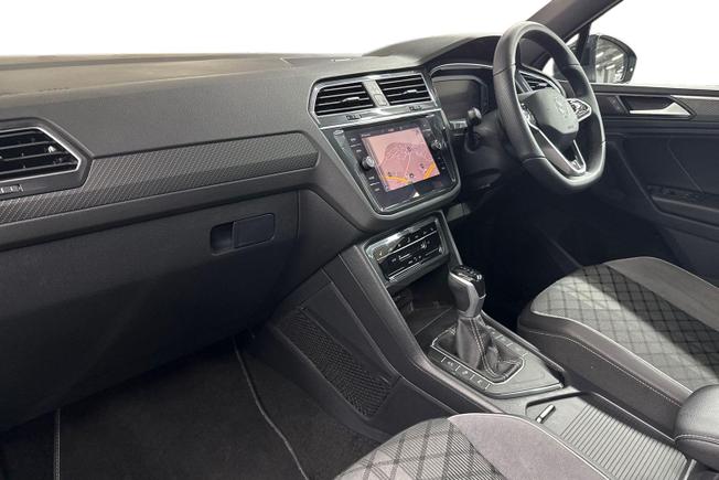 VOLKSWAGEN Tiguan Photo 2