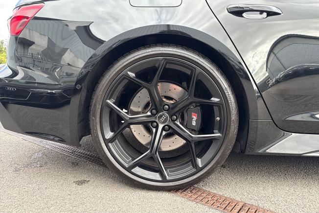 AUDI RS6 Avant Photo 5