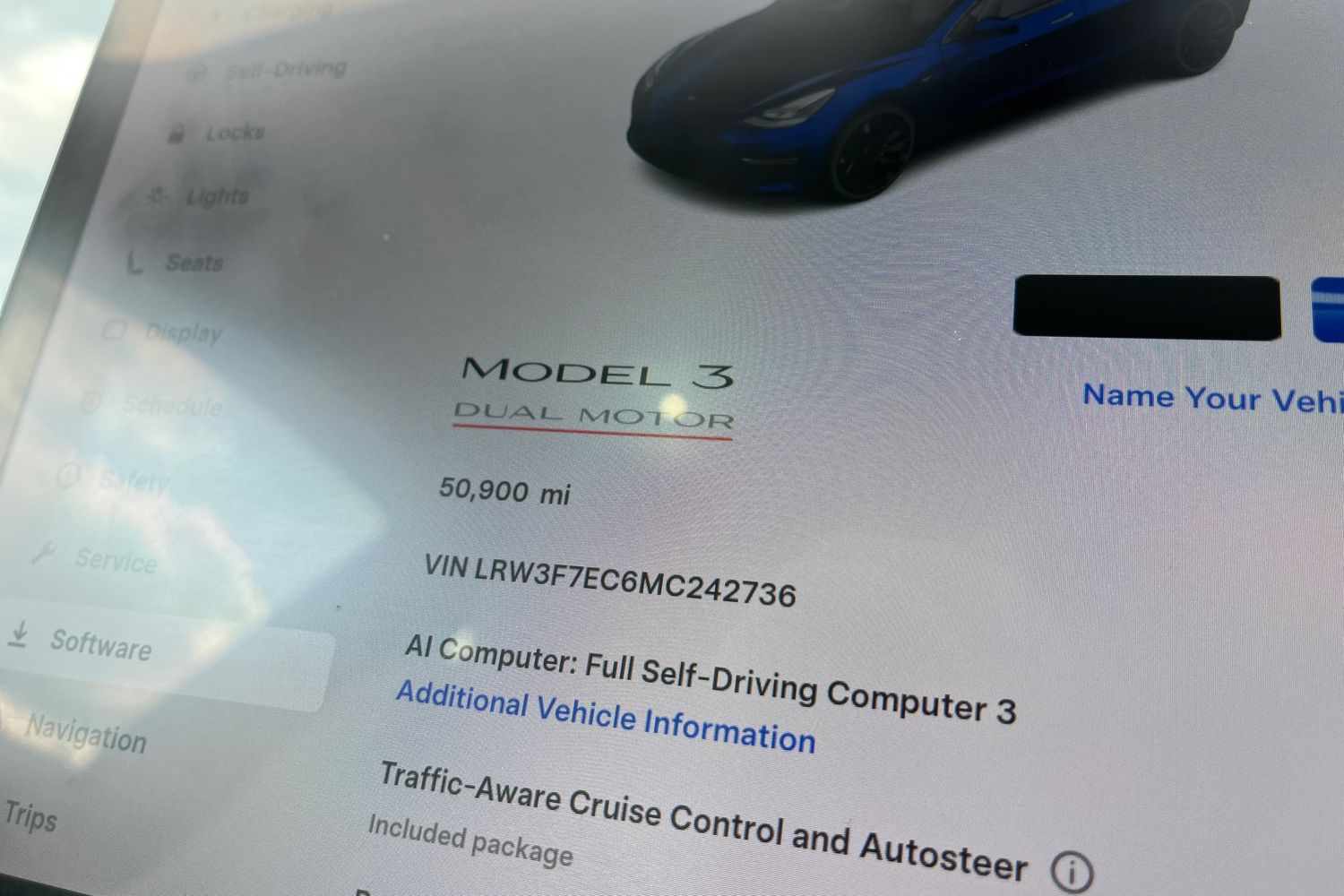TESLA Model 3 Photo 12