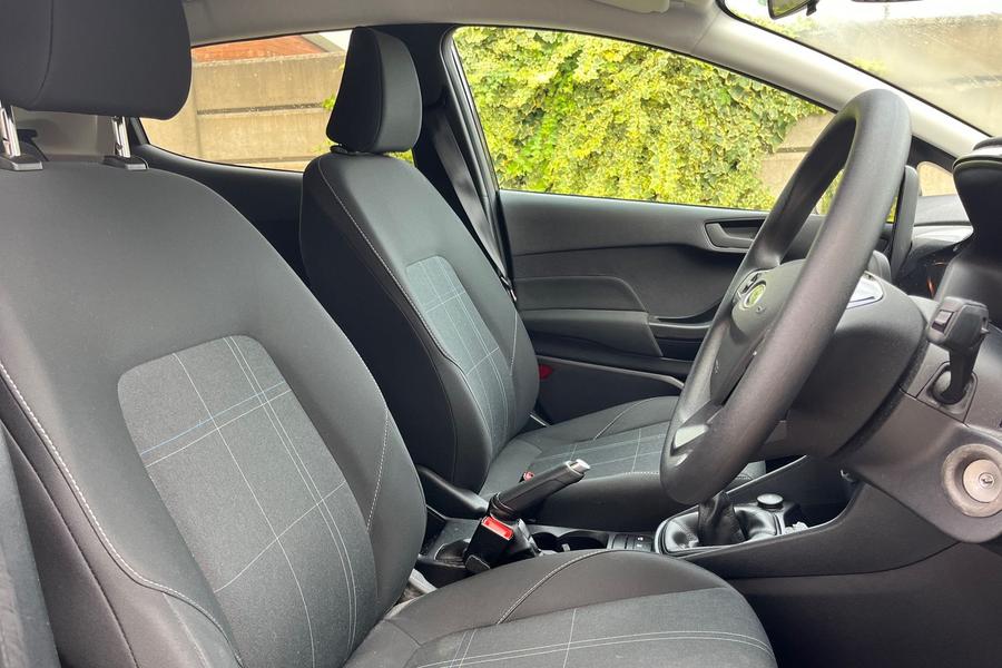 Ford FIESTA Photo autoimg-cd231c3d3325005cecc6ce27d7b63d1bd73b229f.jpg