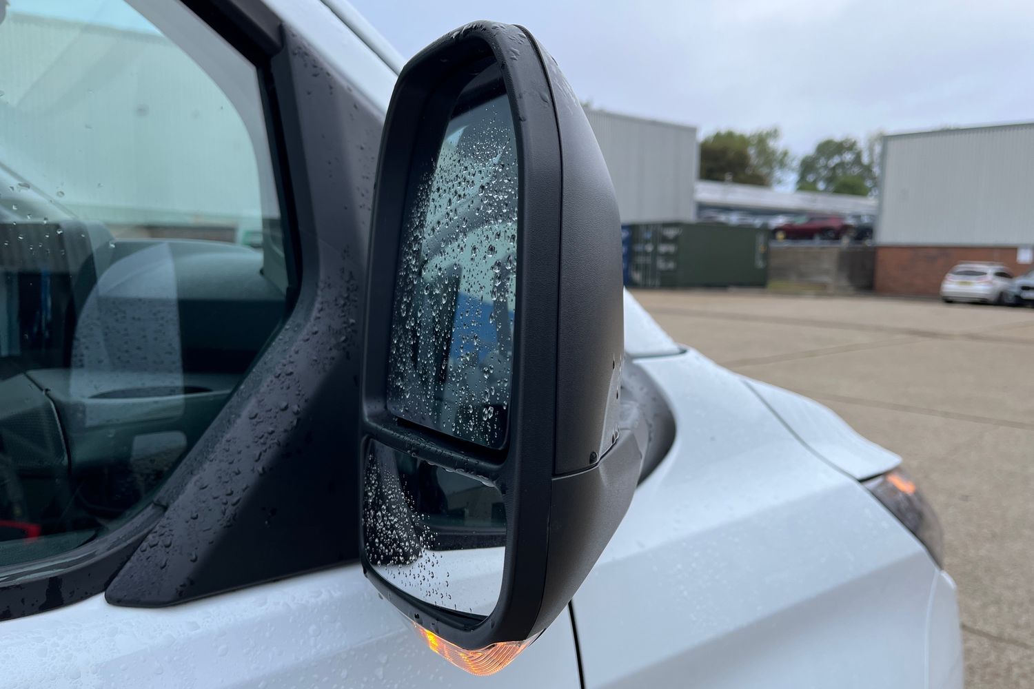 Ford E-TRANSIT CUSTOM Photo 36