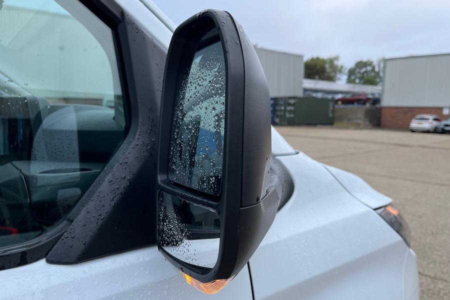 Ford E-TRANSIT CUSTOM Photo autoimg-cd276cdb7db78d8e956401f75c88e5d4d1adb15b.jpg