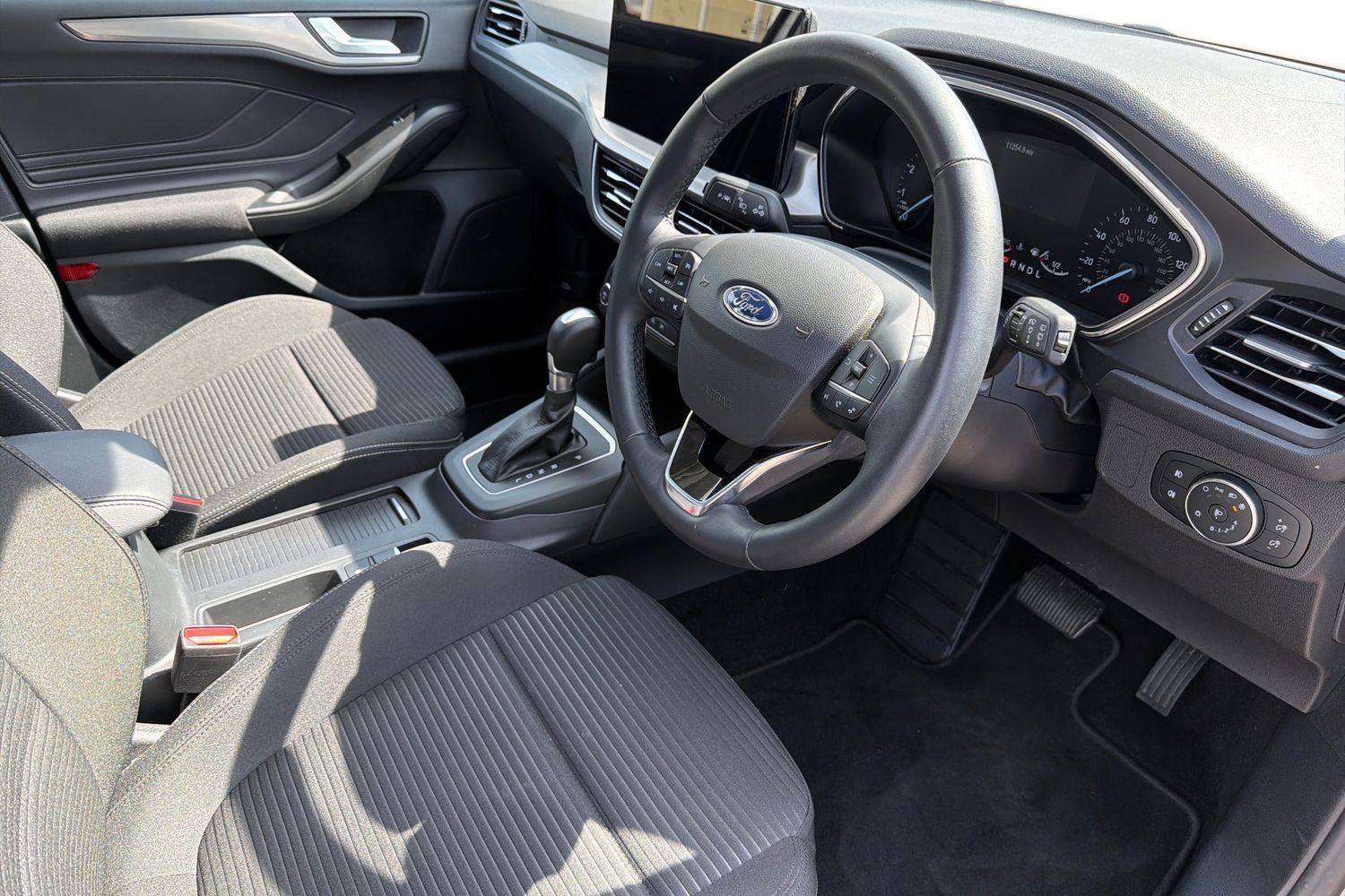 Ford FOCUS Photo 8