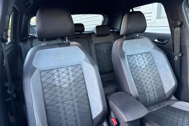 VOLKSWAGEN T-Roc Photo 27
