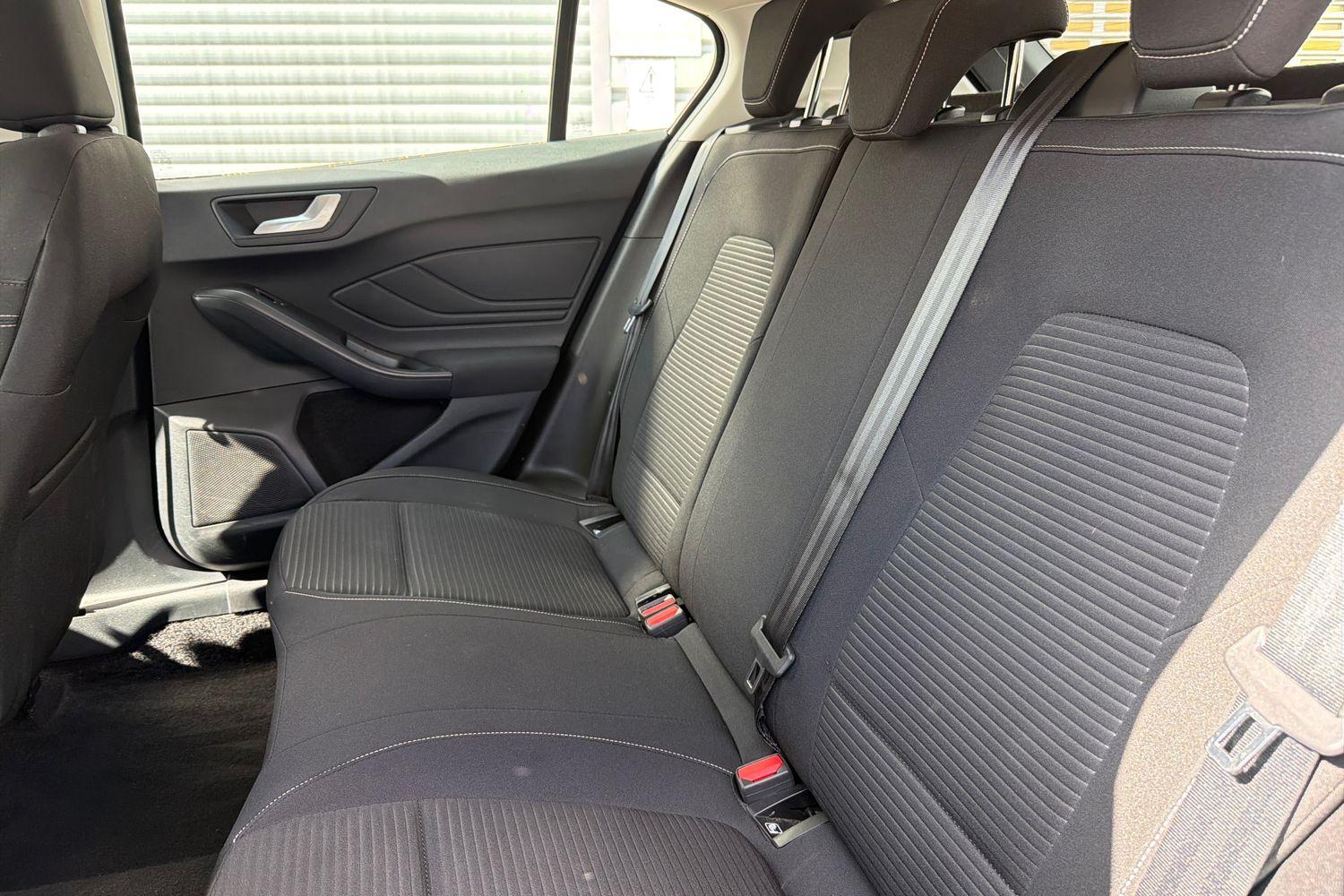 Ford FOCUS Photo 19