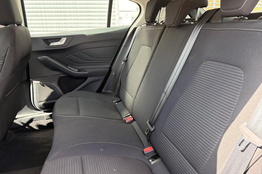 Ford FOCUS Photo autoimg-cd2ba149694510eed707d7fcc73ccf81777d4f93.jpg