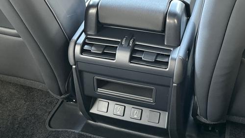 Land Rover Defender Photo autoimg-cd2bcca80ca87f9617fd6c58c4d9c96439def362.jpg