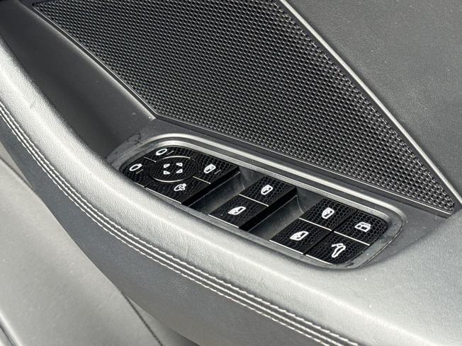 PORSCHE Panamera Photo 50