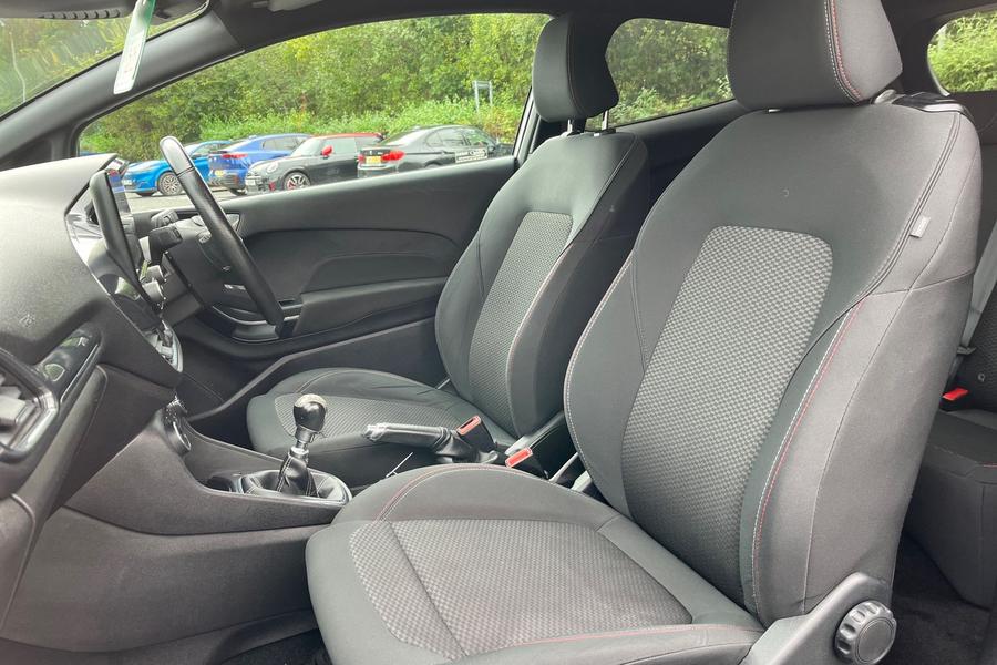 Ford Fiesta Photo autoimg-cd308a540b9ea5ab851d69bf745f1983e0834899.jpg