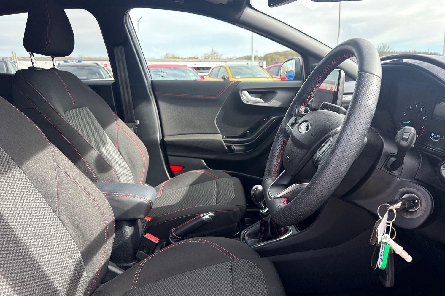 Ford PUMA Photo 16