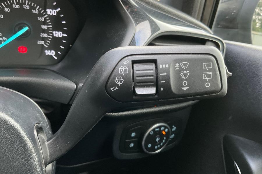 Ford FIESTA Photo autoimg-cd33f49ac4010de5817f2aaa559bd0f860a4bd7c.jpg