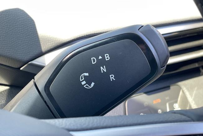 VOLKSWAGEN ID.4 Photo 35