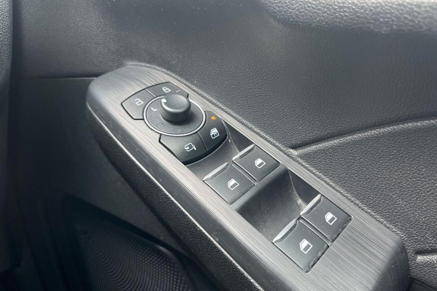Ford KUGA Photo autoimg-cd37af091ac8edea05364e27c87d084738896987.jpg