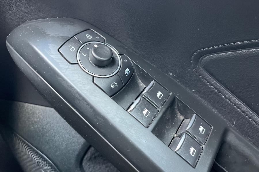 Ford FOCUS Photo autoimg-cd3990f49f96c6a9edd3afa324e68f3040e0ae55.jpg