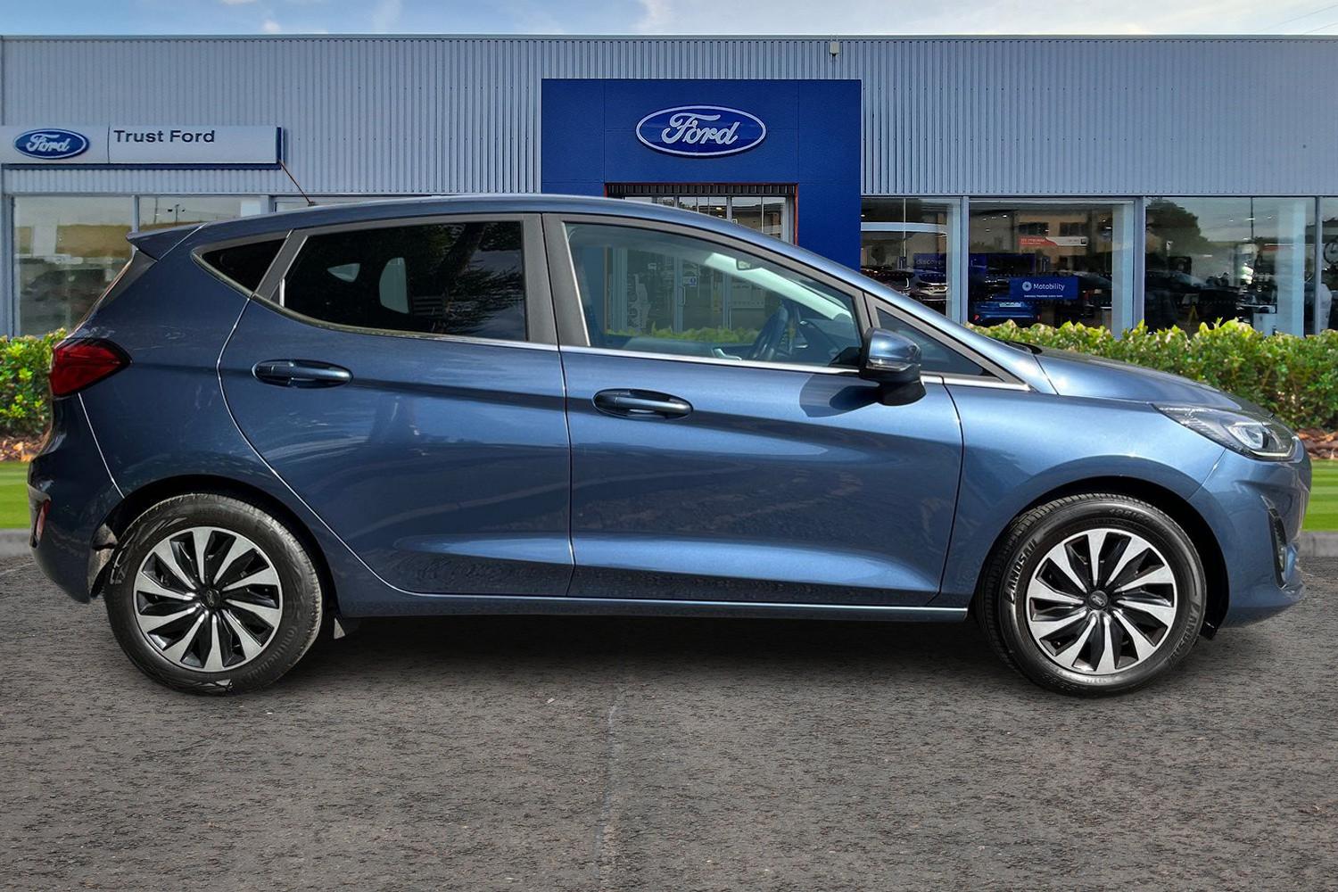 Ford FIESTA Photo 2