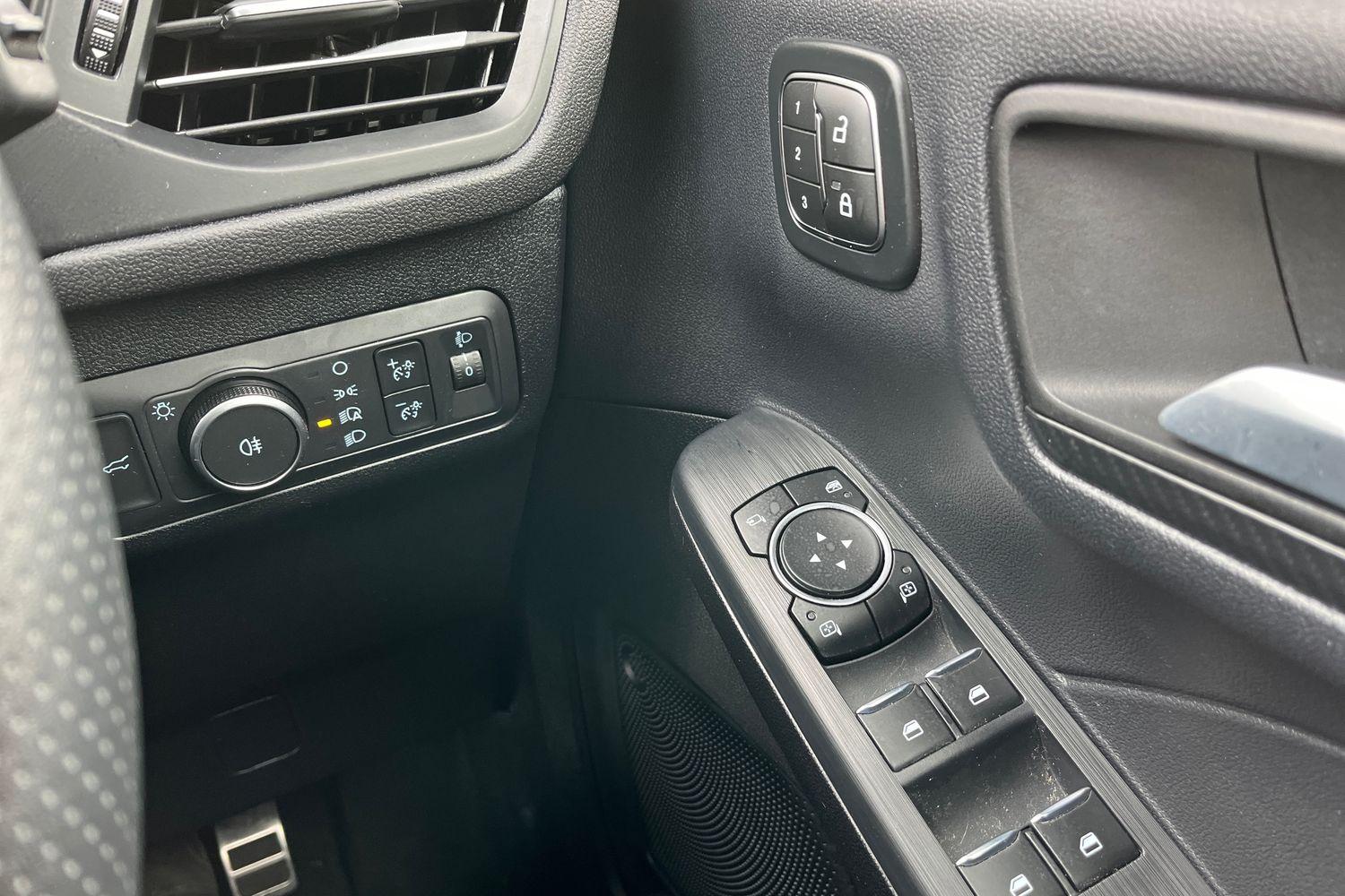 Ford KUGA Photo 15