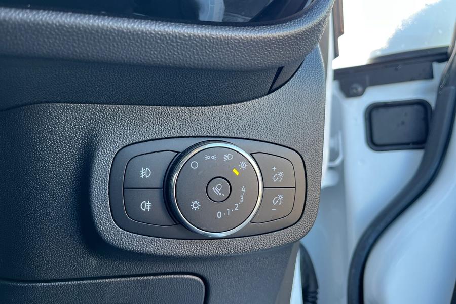 Ford FIESTA Photo autoimg-cd447adfb73abb8bf68a1cd51fecce7770c4072b.jpg