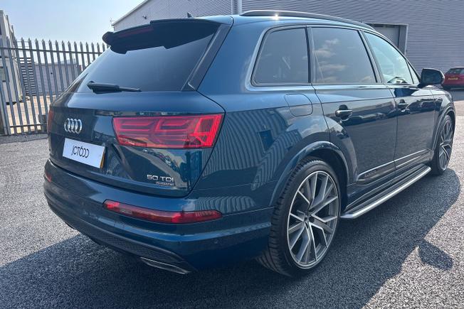 AUDI Q7 Photo 39