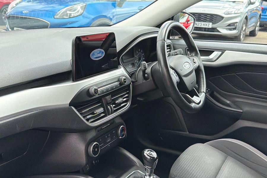 Ford FOCUS Photo autoimg-cd476435d19ce924a4fa5d80c40f7617d892e277.jpg