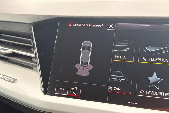 AUDI Q4 E-Tron Photo 57