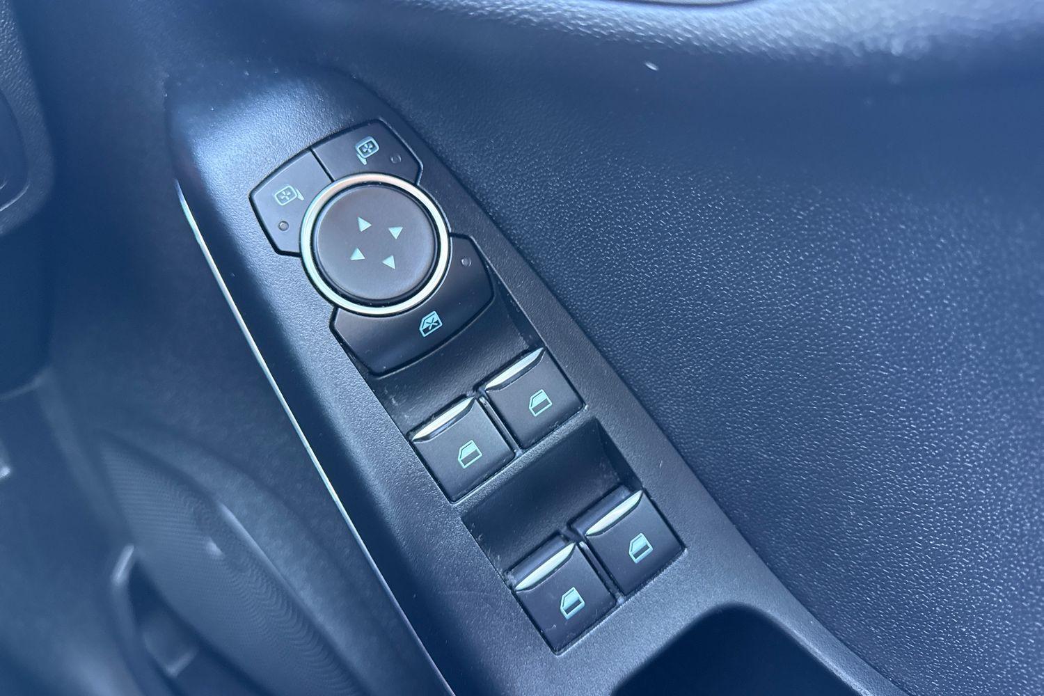 Ford FIESTA Photo 15