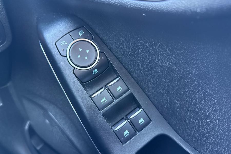 Ford FIESTA Photo autoimg-cd4e9ff3910b20bd49975ac95b78db2034d612fe.jpg