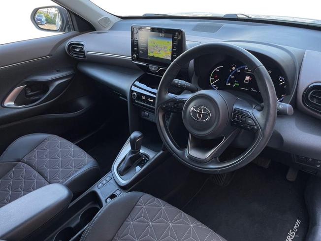 TOYOTA Yaris Cross Photo 6