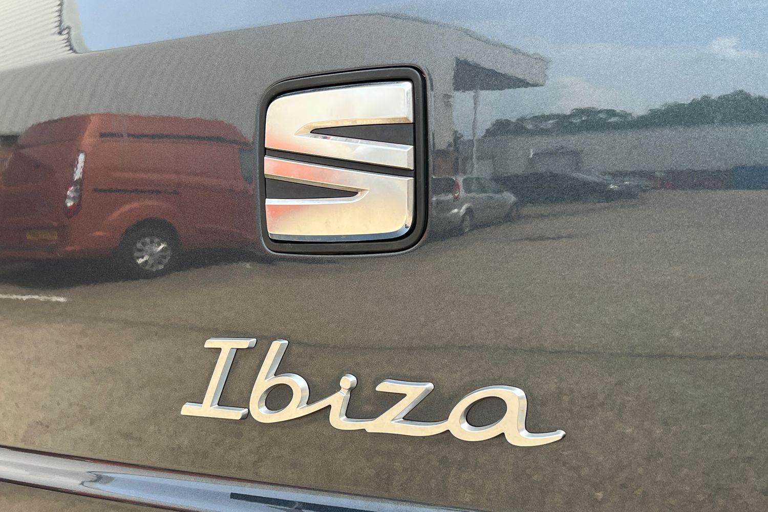 SEAT Ibiza Photo 38