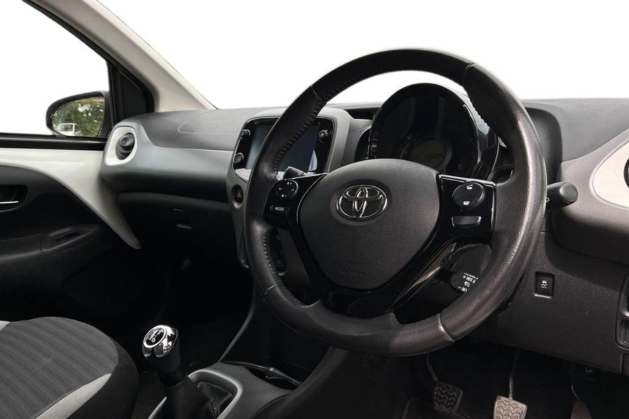 Toyota Aygo Photo autoimg-cd5c5d3fdf67ca7f7f77c85a3e3d4e8c49bd060c.jpg