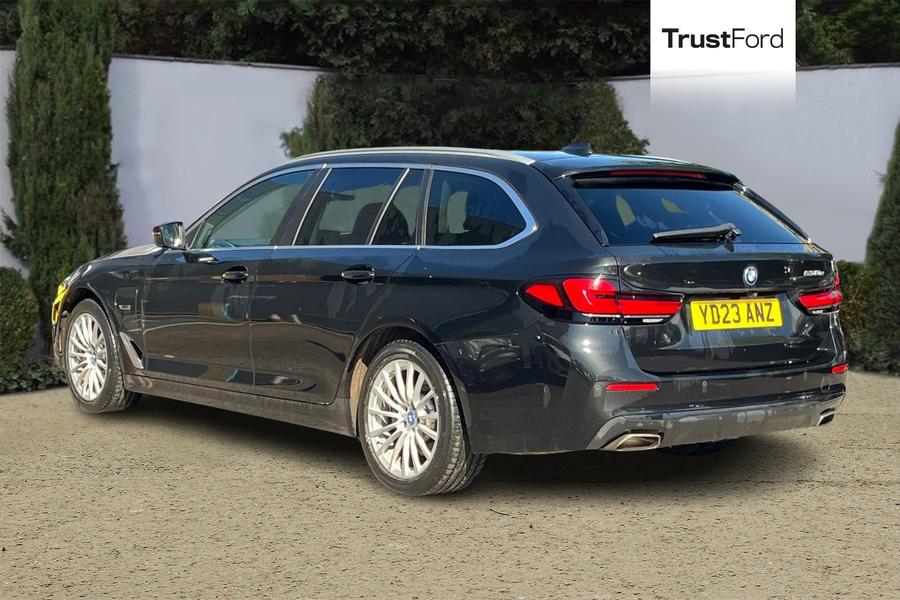 BMW 5 SERIES Photo autoimg-cd5c8cb02c2a7f965fc14445303b0ae78db6d9be.jpg