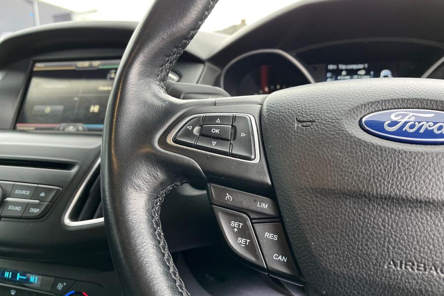 Ford FOCUS Photo autoimg-cd5e653e9703f40455c91ea8dc067f1eaa725af5.jpg