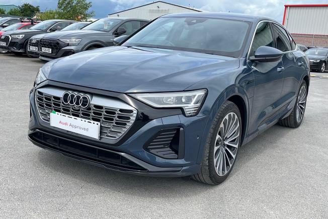 AUDI Q8 E-Tron Photo 23