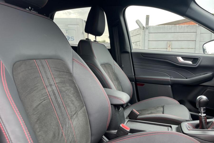 Ford KUGA Photo autoimg-cd67f201828b0688980a812550bceb09d4aa11a2.jpg