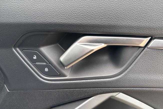 Audi Q3 Photo 35