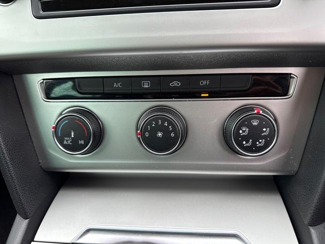 VOLKSWAGEN Passat Photo 36