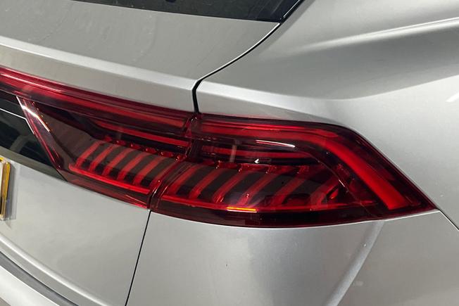 AUDI Sq8 Photo 18