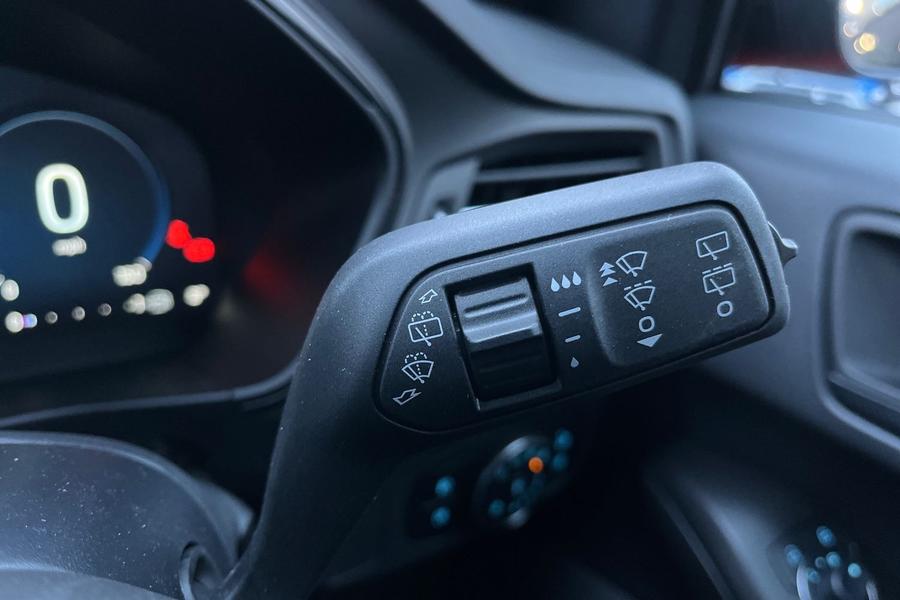 Ford FOCUS Photo autoimg-cd7b38a82a4d001bb369cf95a9e211ec334c3b4f.jpg