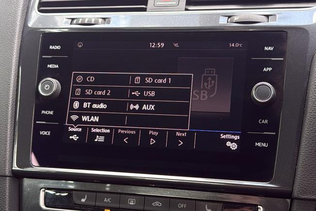VOLKSWAGEN Golf Photo 34