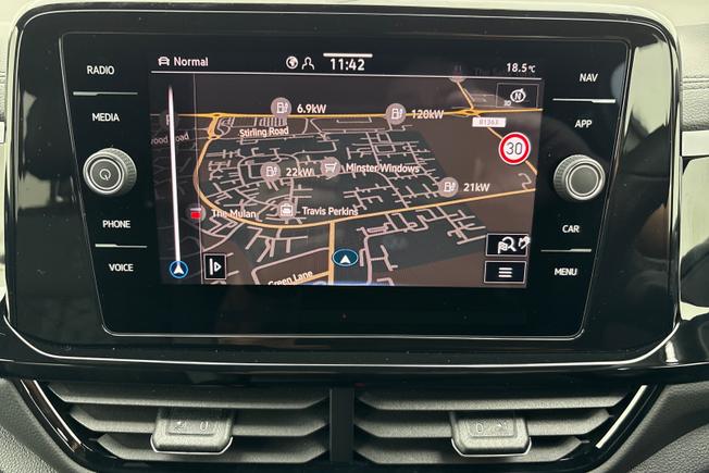 VOLKSWAGEN T-Roc Photo 14