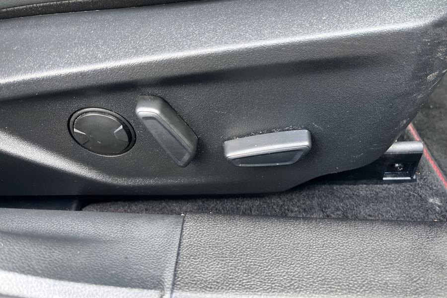 Ford FOCUS Photo autoimg-cd7febbc85f109c785c90640e653d430f7ce4980.jpg