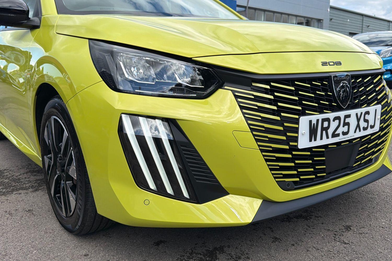 Peugeot 208 Photo 37