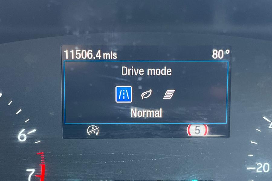 Ford FIESTA Photo autoimg-cd830e25ba6ca86f69ef35e28ec445dcc205c024.jpg