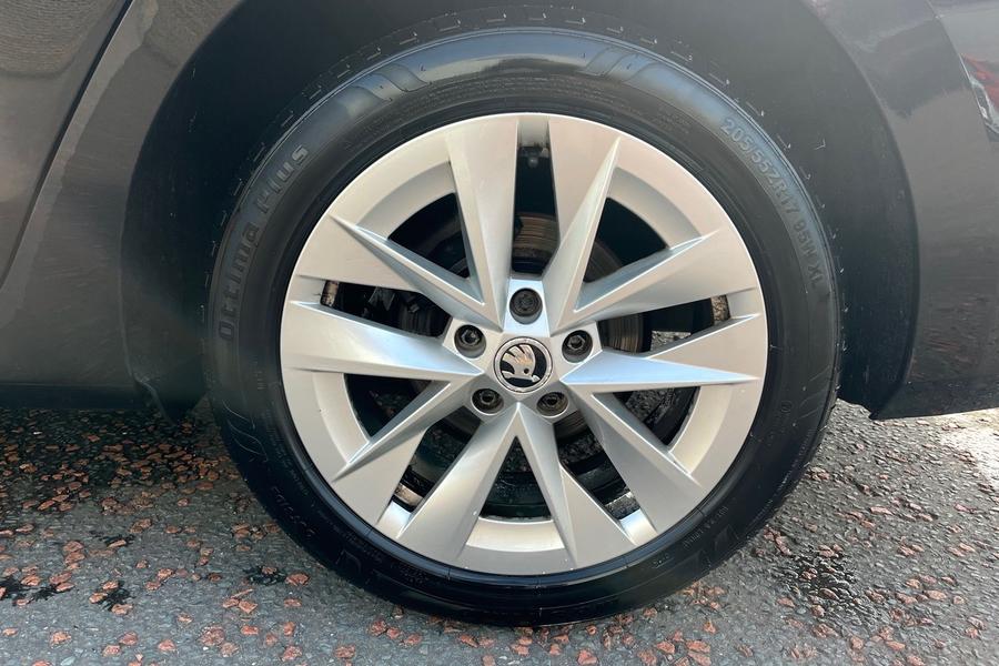 Skoda OCTAVIA Photo autoimg-cd89217c5f0742e4818739da1fc2fa366d457fa9.jpg