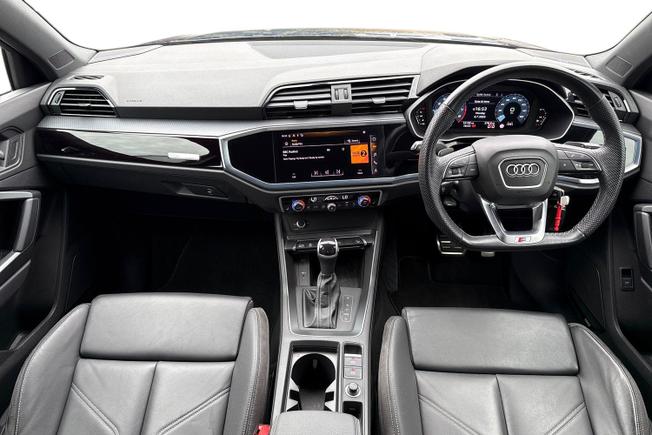 AUDI Q3 Photo 10